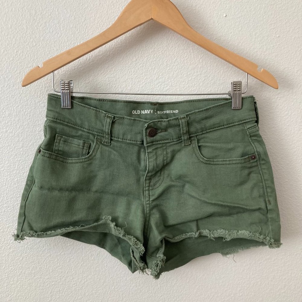 3/$20 Old Navy Boyfriend Distressed Shorts Size 4